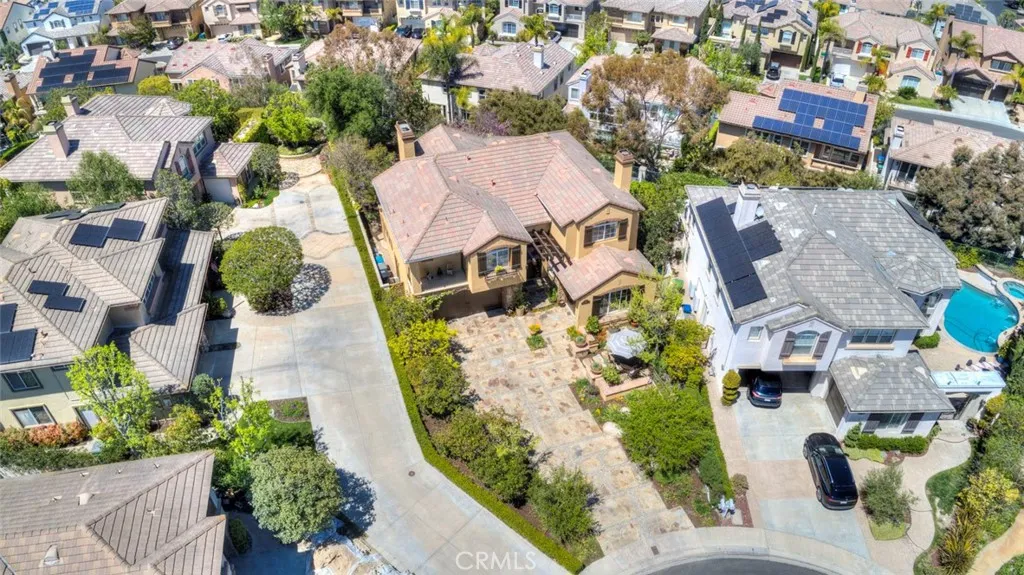 2 Williamsburg Lane
