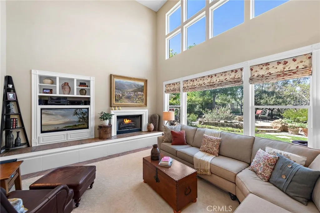 2 Williamsburg Lane