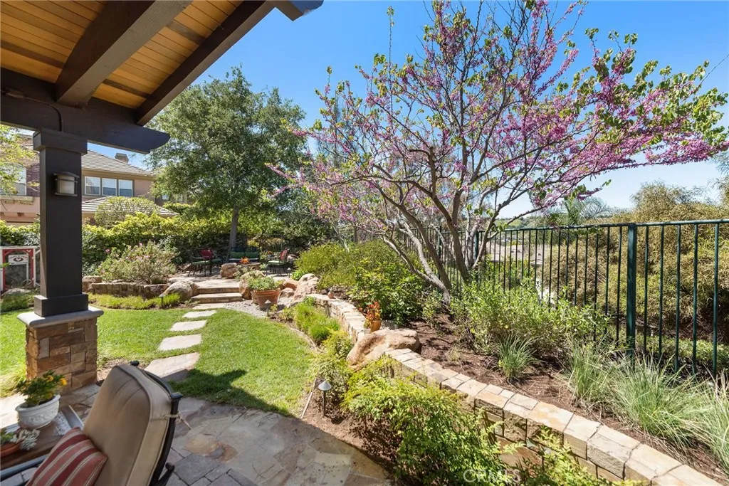 2 Williamsburg Lane