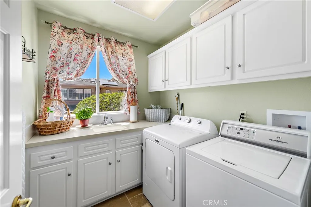 2 Williamsburg Lane