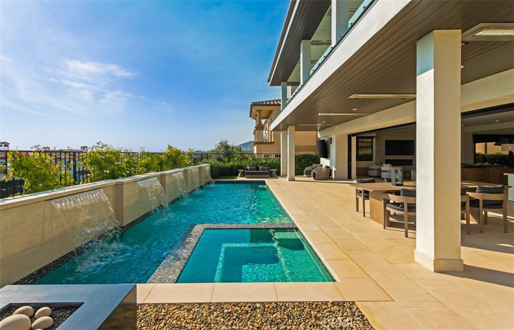 75 Ritz Cove Dr.