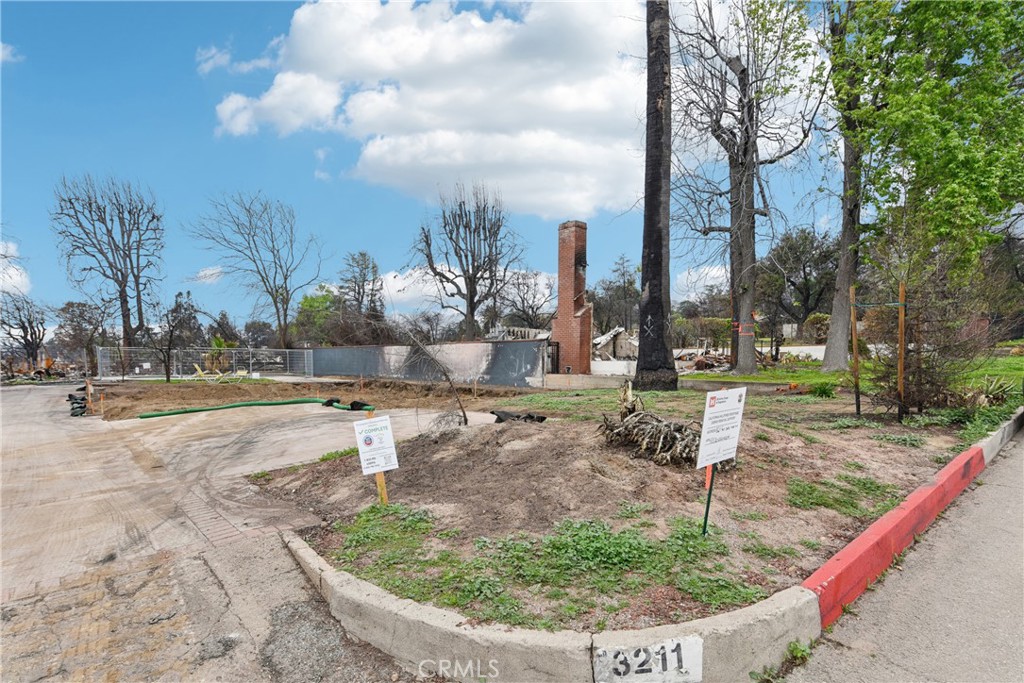 3211 Fair Oaks Avenue