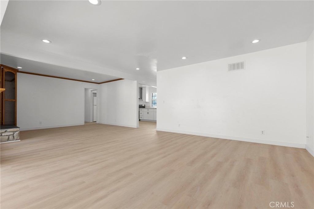 885 W Kendall Street