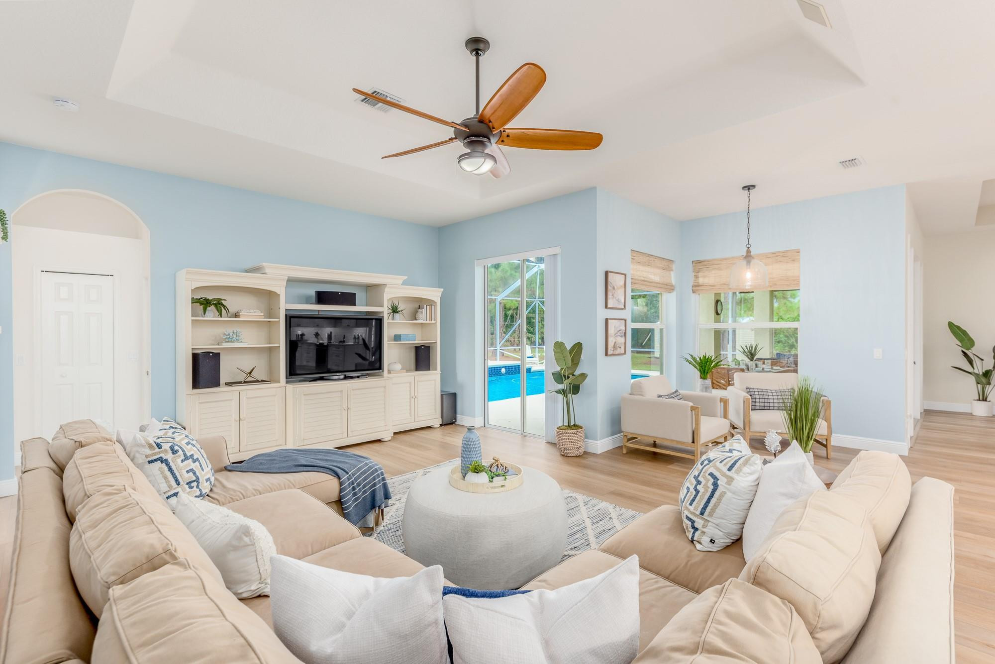 2501 SW Buena Vista Drive