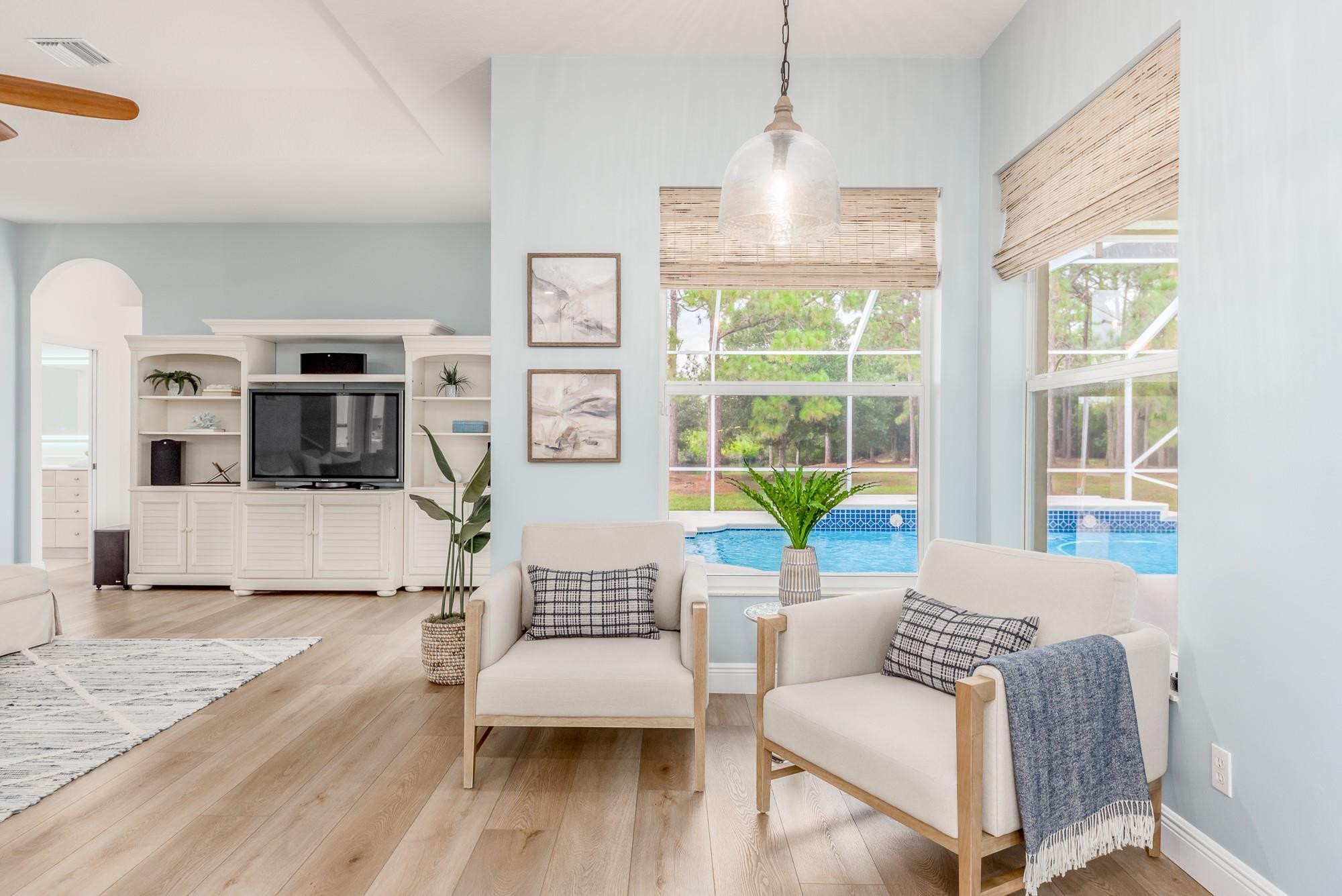 2501 SW Buena Vista Drive