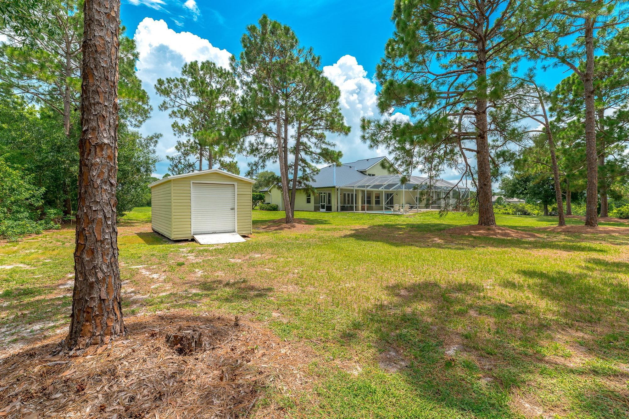 2501 SW Buena Vista Drive