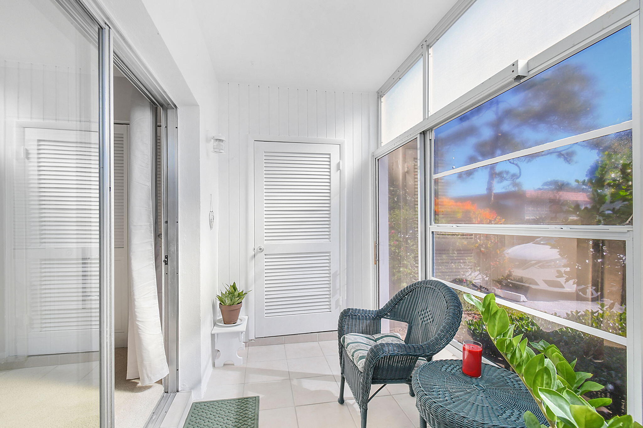 2600 SE Ocean Boulevard W5