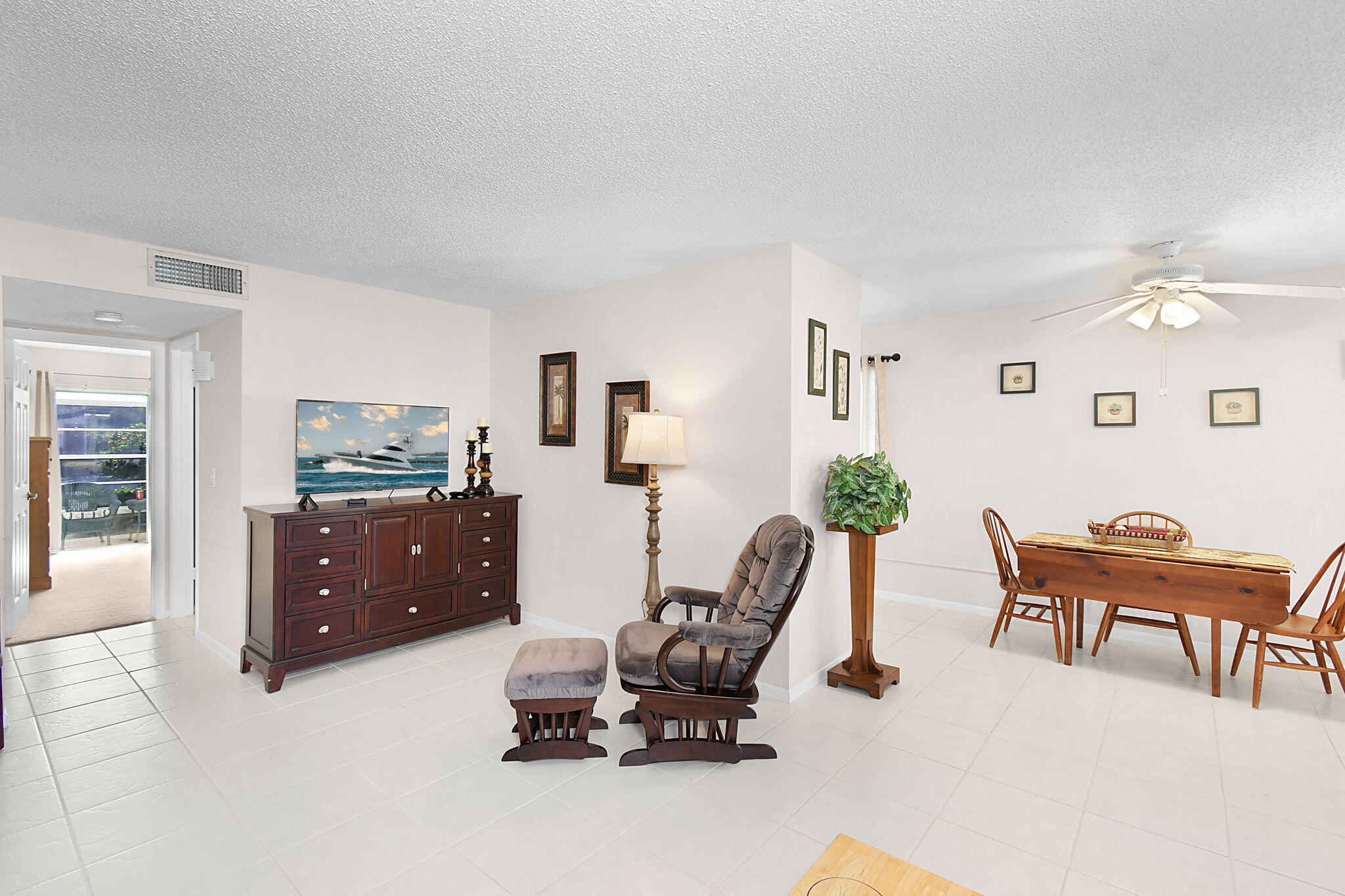 2600 SE Ocean Boulevard W5