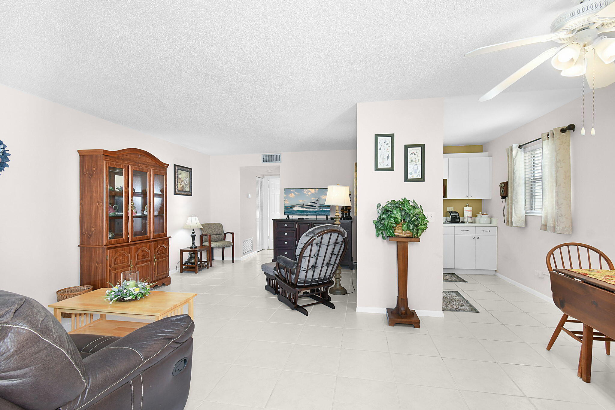 2600 SE Ocean Boulevard W5