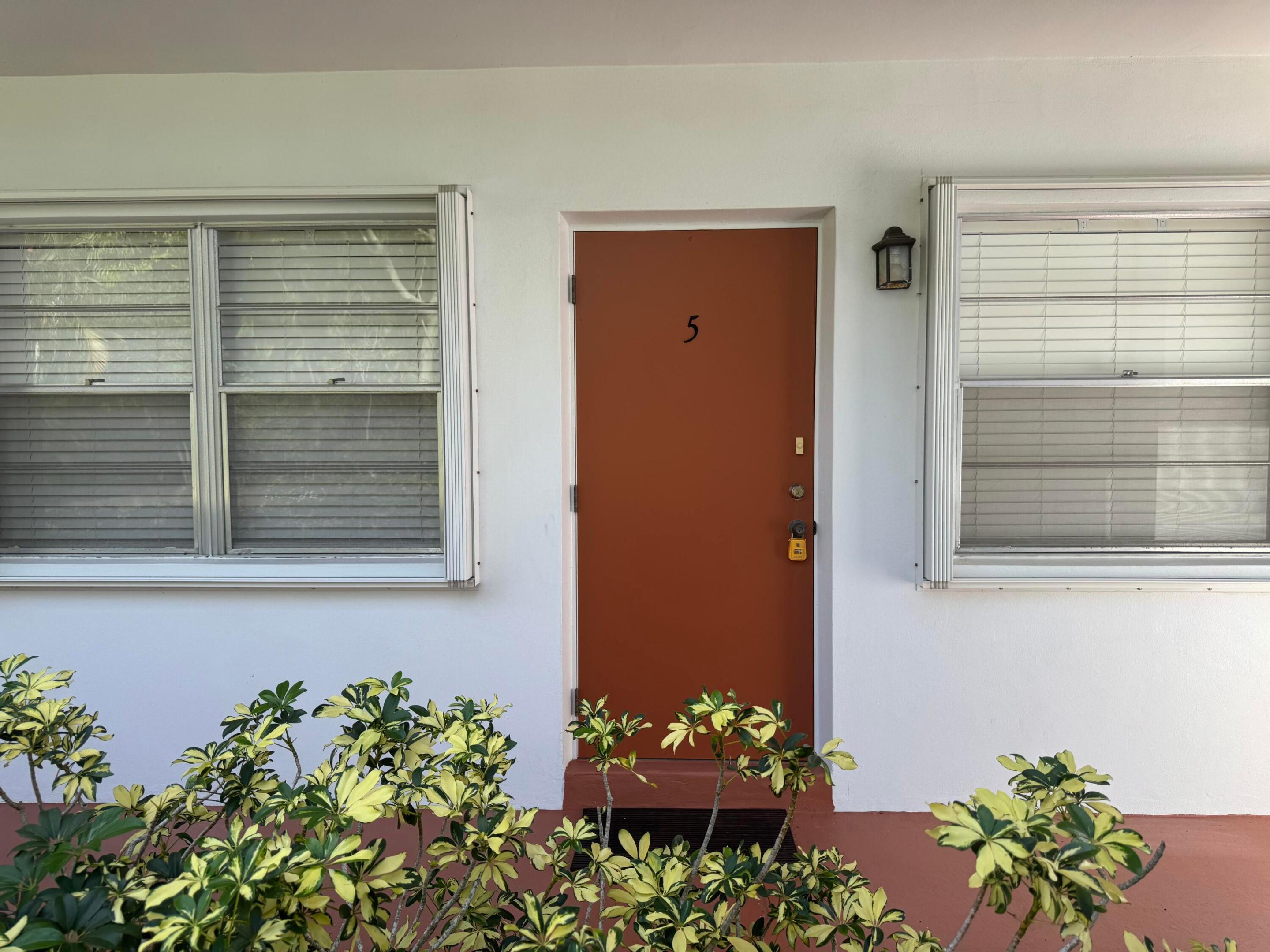 2600 SE Ocean Boulevard W5
