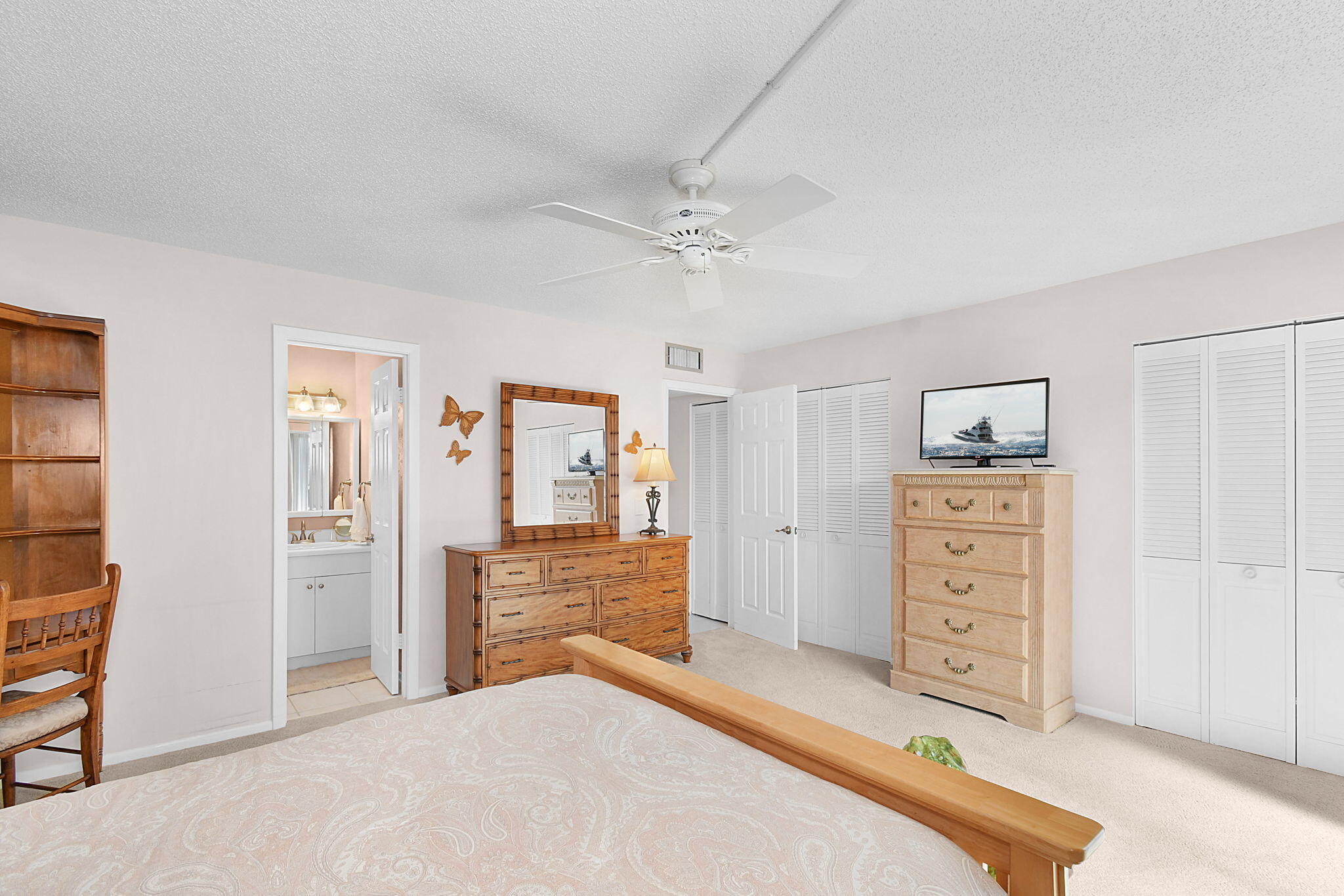 2600 SE Ocean Boulevard W5