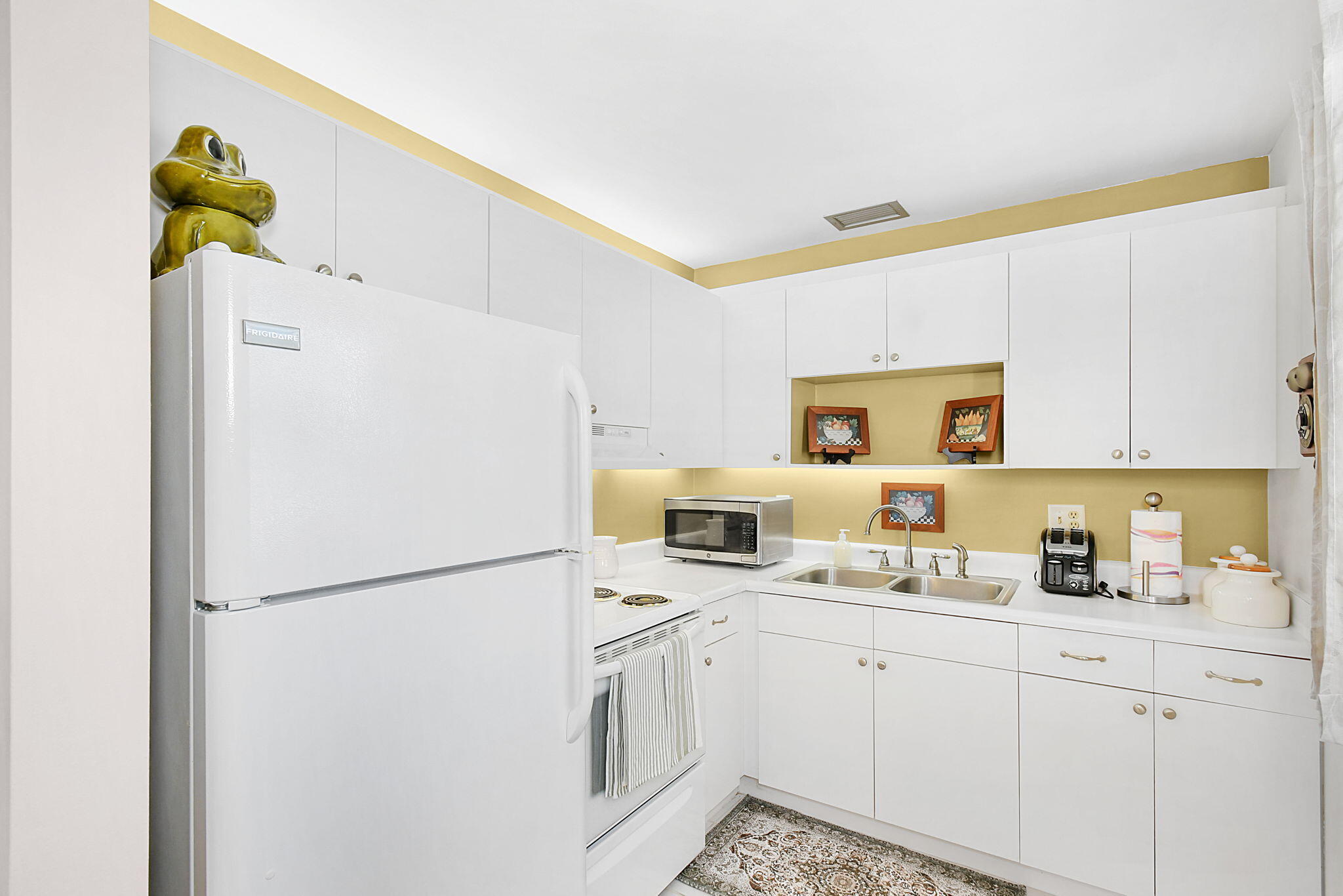 2600 SE Ocean Boulevard W5