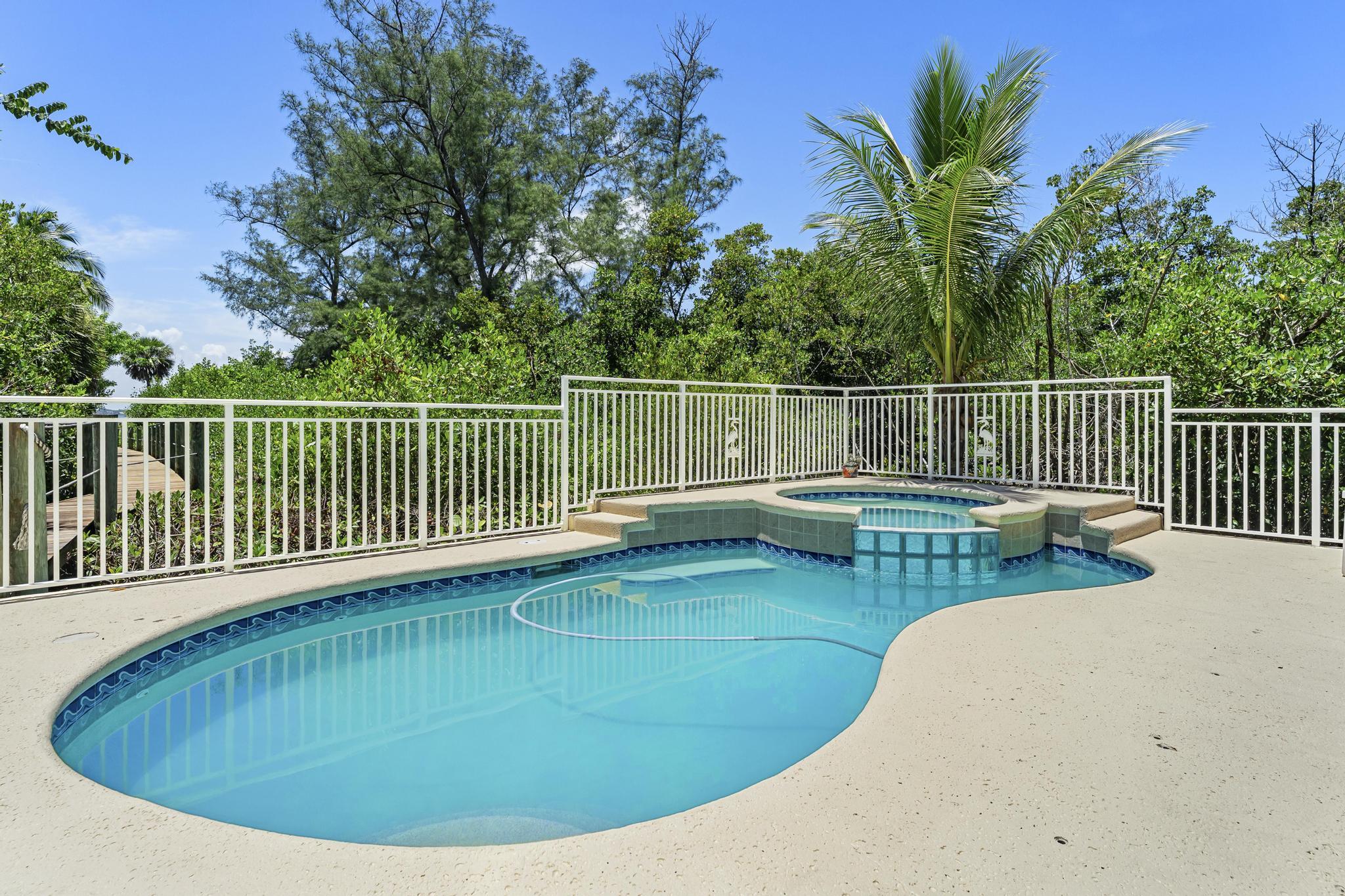 1334 SE Macarthur Boulevard