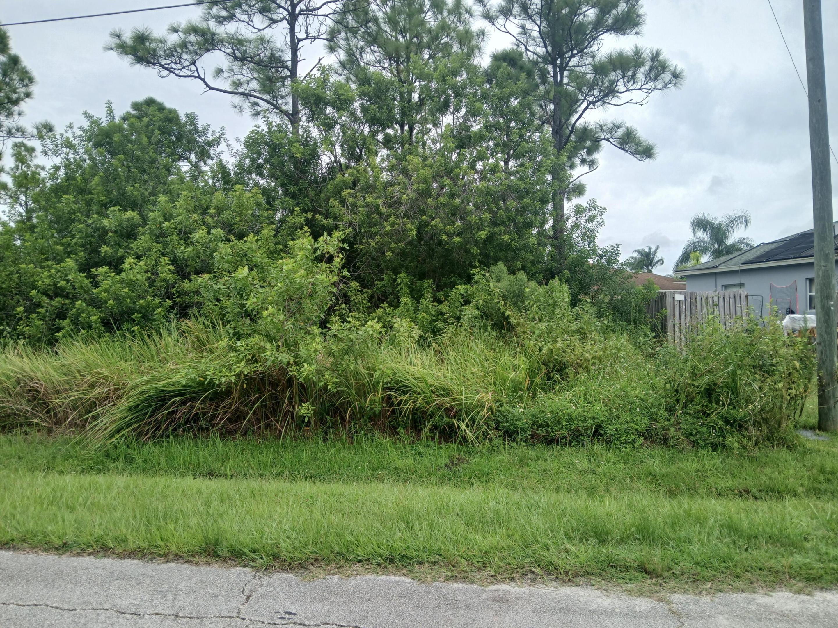 2417 SW Lamb Avenue, Port St. Lucie