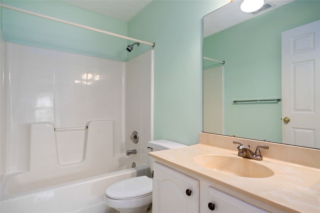 121 Elmhurst Dr