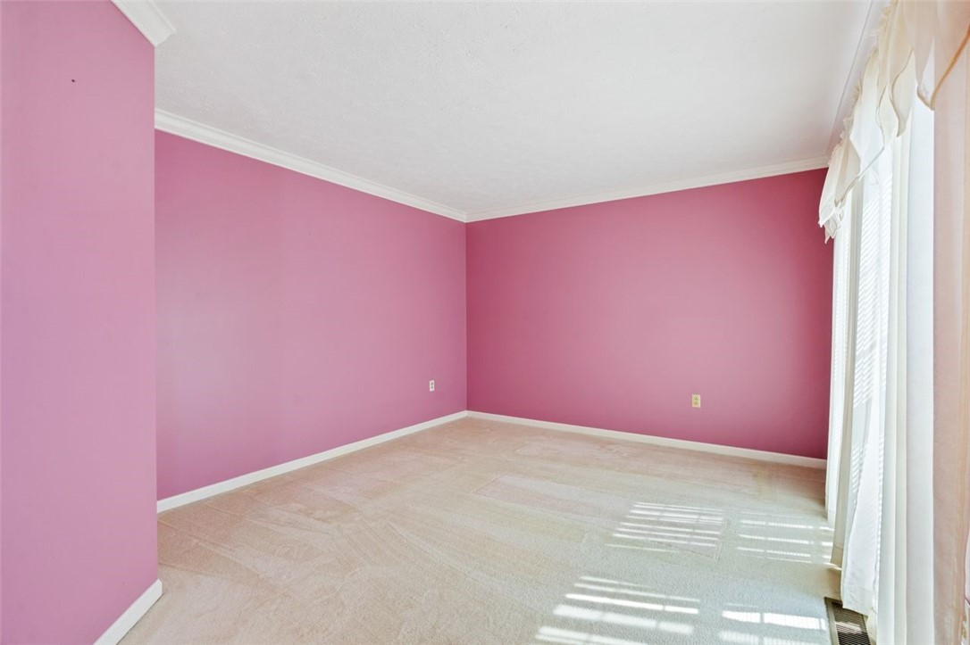121 Elmhurst Dr