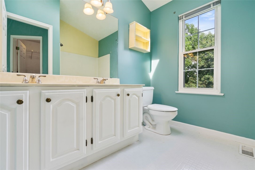 121 Elmhurst Dr