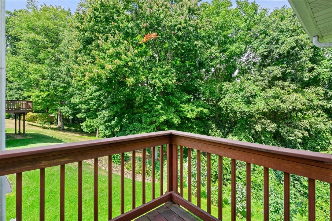 121 Elmhurst Dr