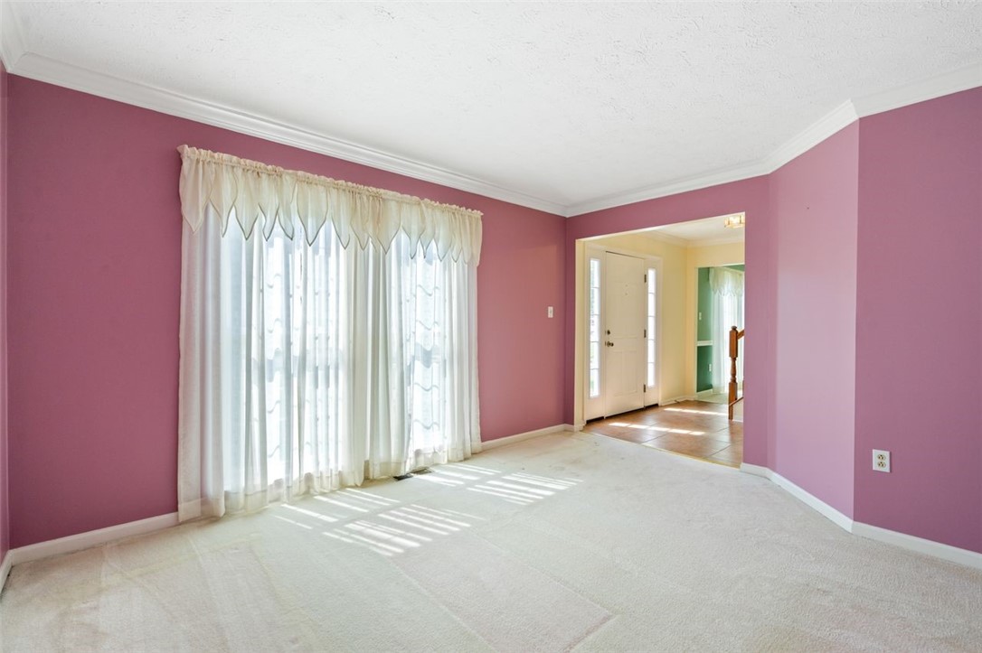 121 Elmhurst Dr
