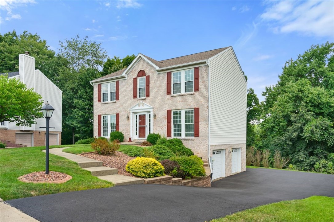 121 Elmhurst Dr