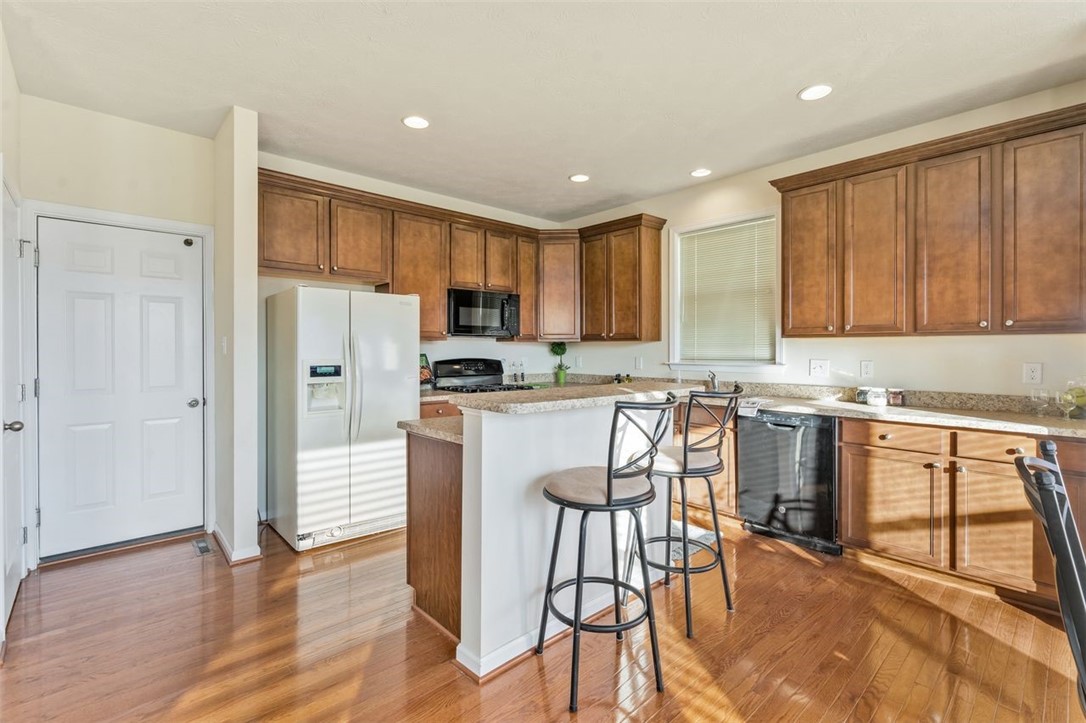 4016 Fieldcrest Dr