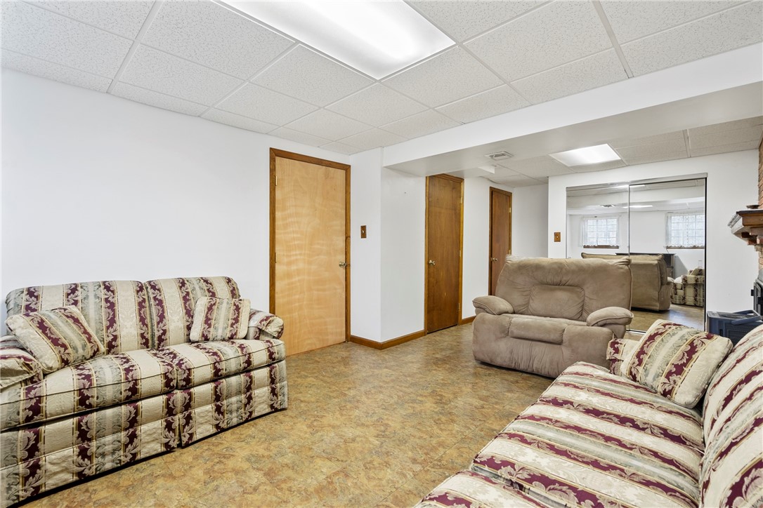 16 Fawnvue Dr