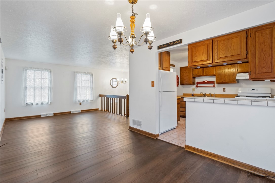 16 Fawnvue Dr
