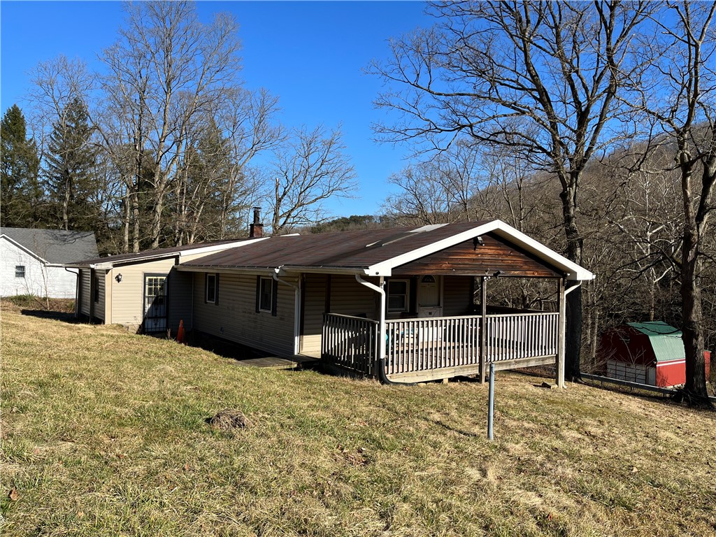 482 Service Creek Rd