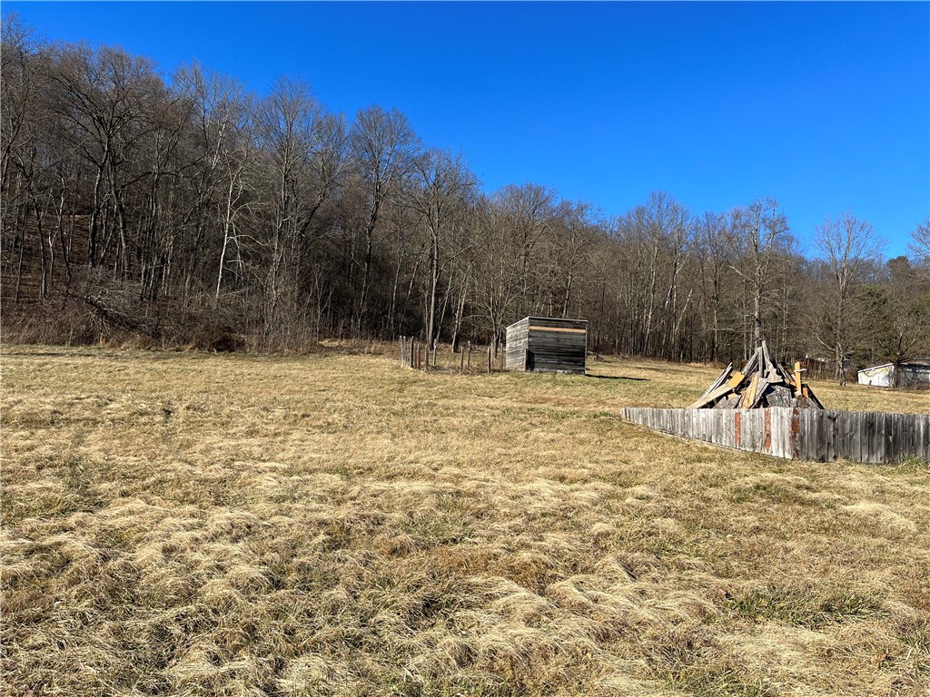 482 Service Creek Rd