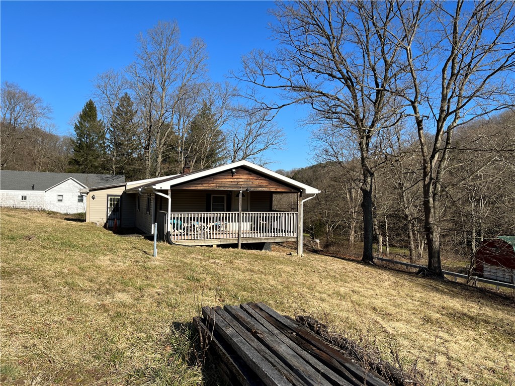 482 Service Creek Rd