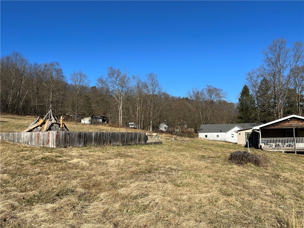 482 Service Creek Rd