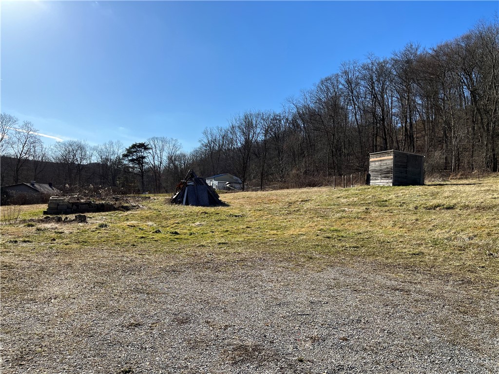 482 Service Creek Rd