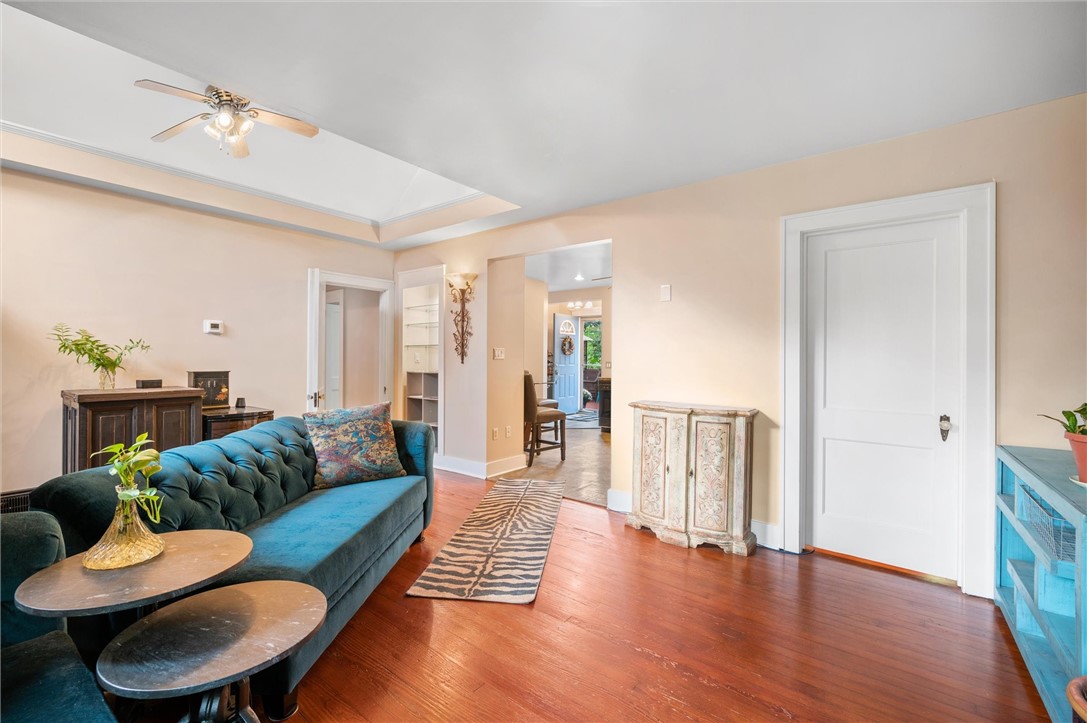 703 Walnut St