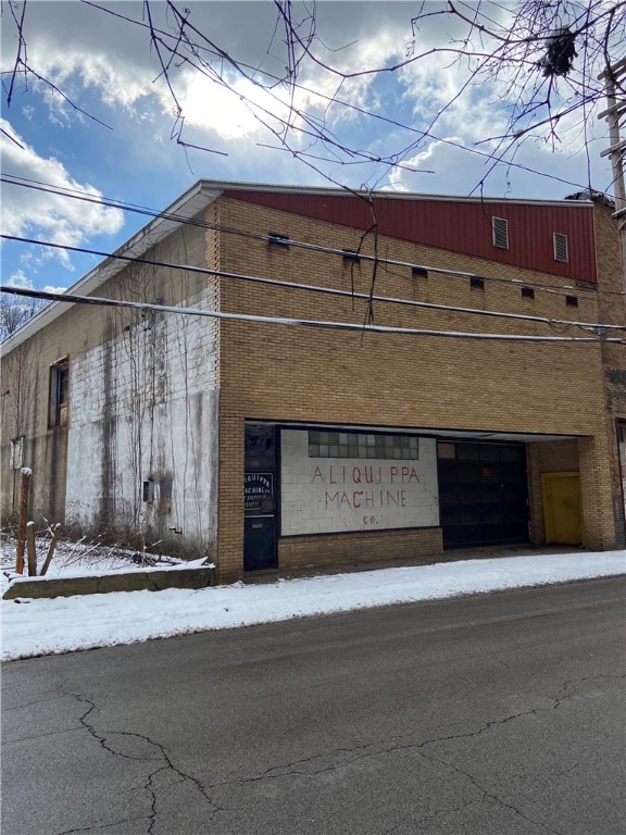 347 Sheffield Ave