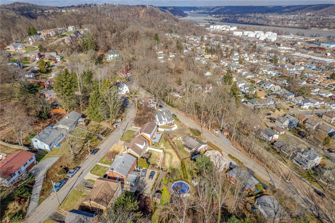 1036 Woodlawn Dr
