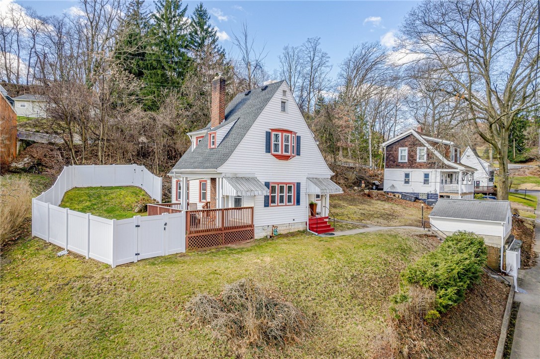 1036 Woodlawn Dr