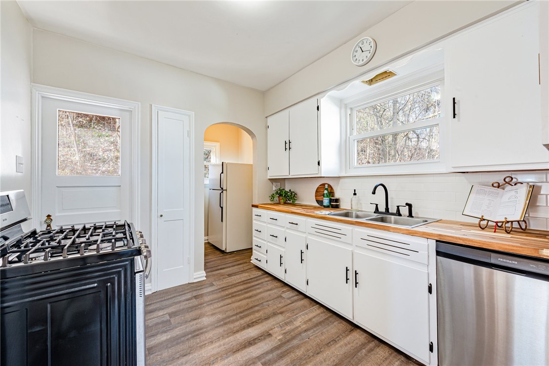 1036 Woodlawn Dr