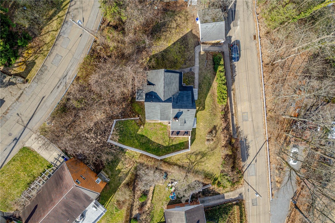 1036 Woodlawn Dr