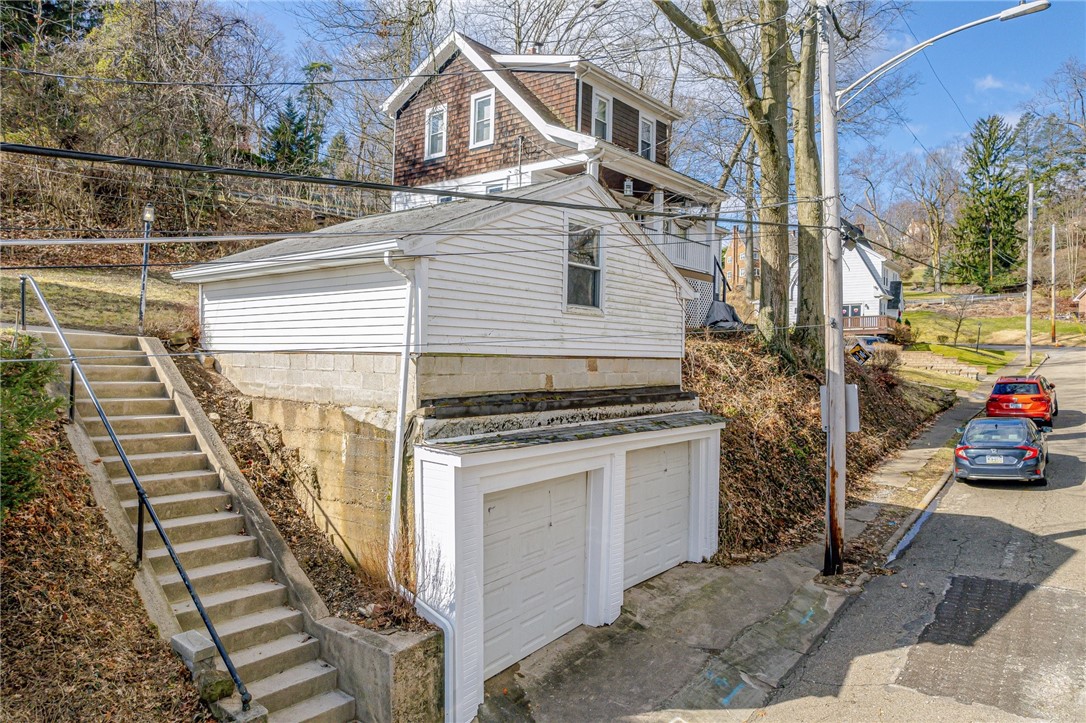 1036 Woodlawn Dr