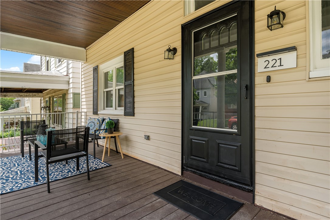 221 Harrison Ave