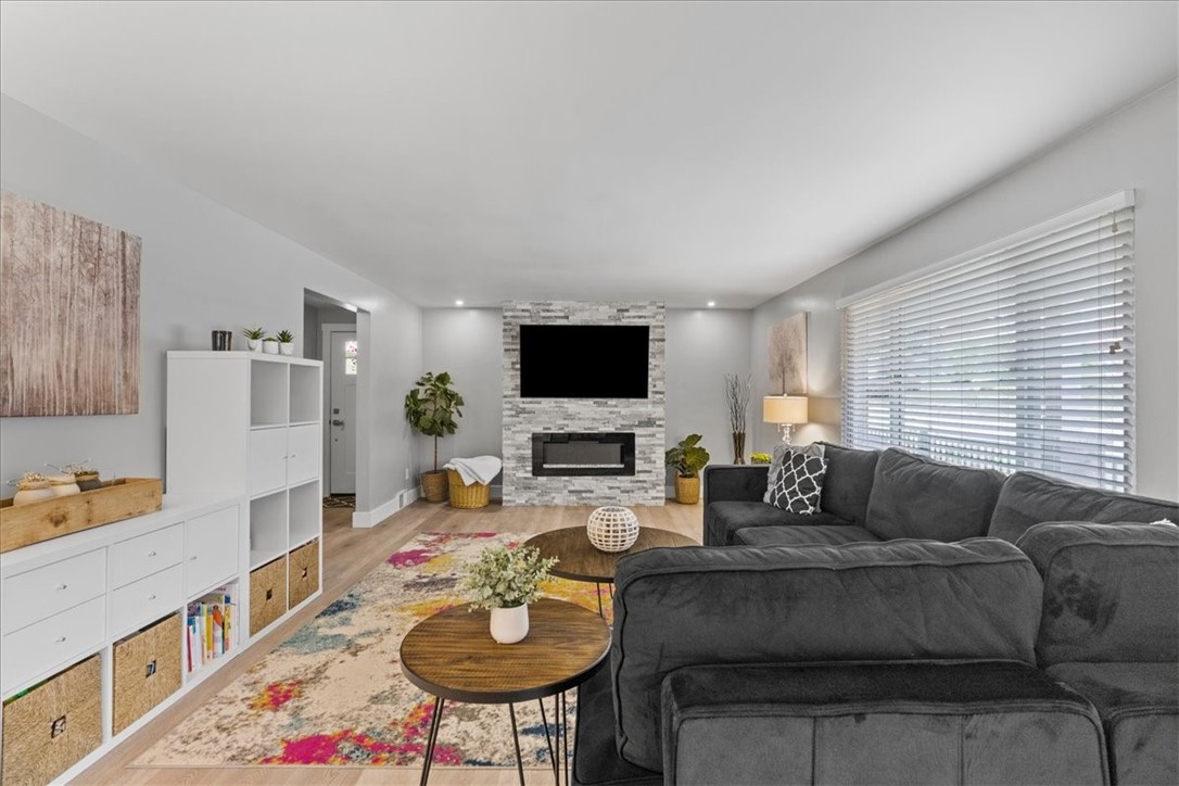 2503 SILVER OAK DRIVE