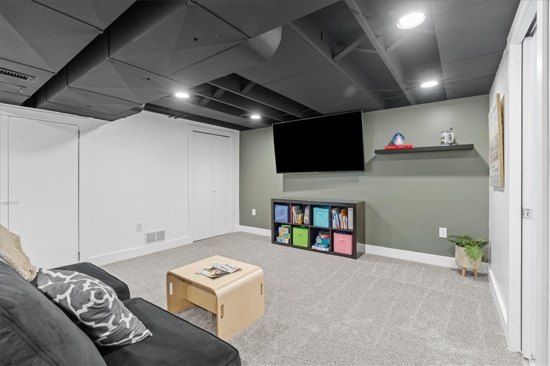 2503 SILVER OAK DRIVE