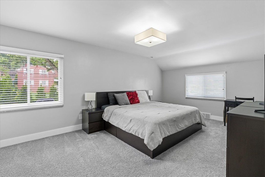 2503 SILVER OAK DRIVE