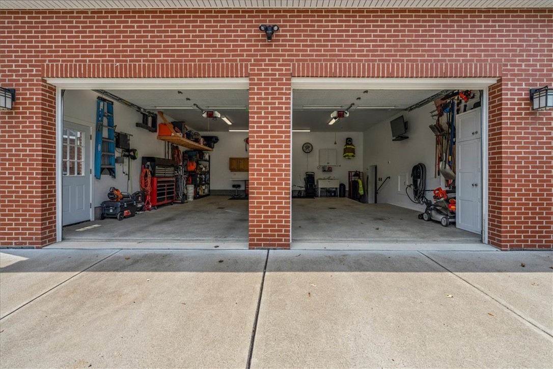 2503 SILVER OAK DRIVE