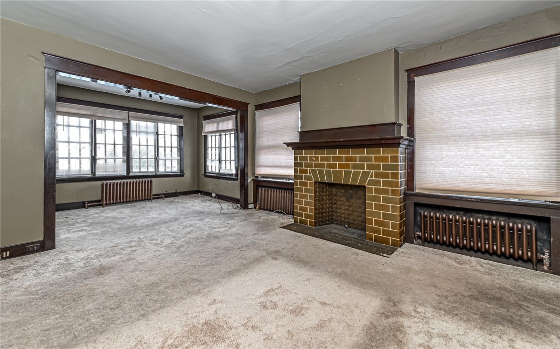 111 N Dallas