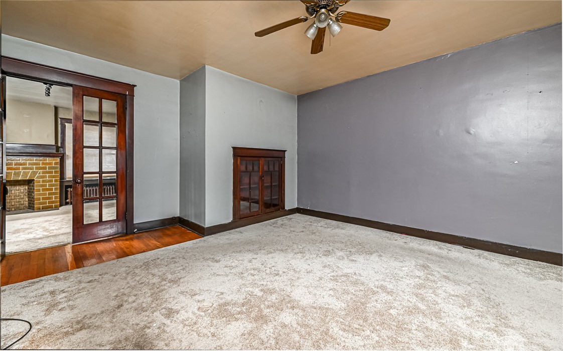 111 N Dallas