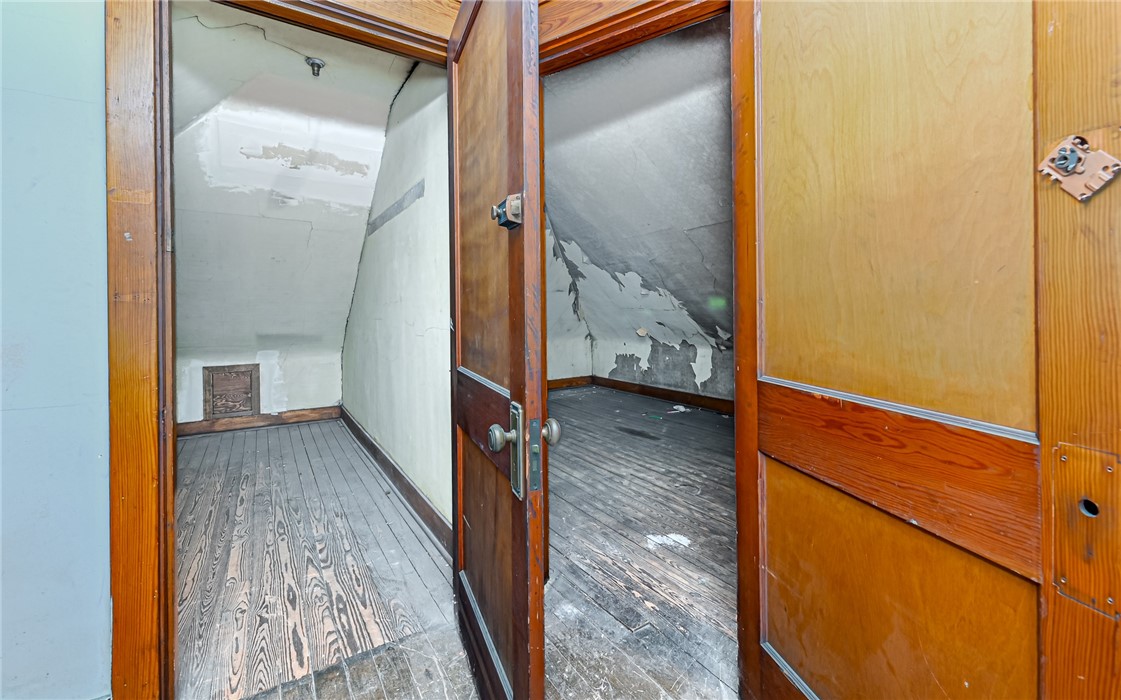 6861 Penn