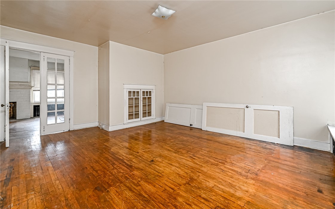 6861 Penn