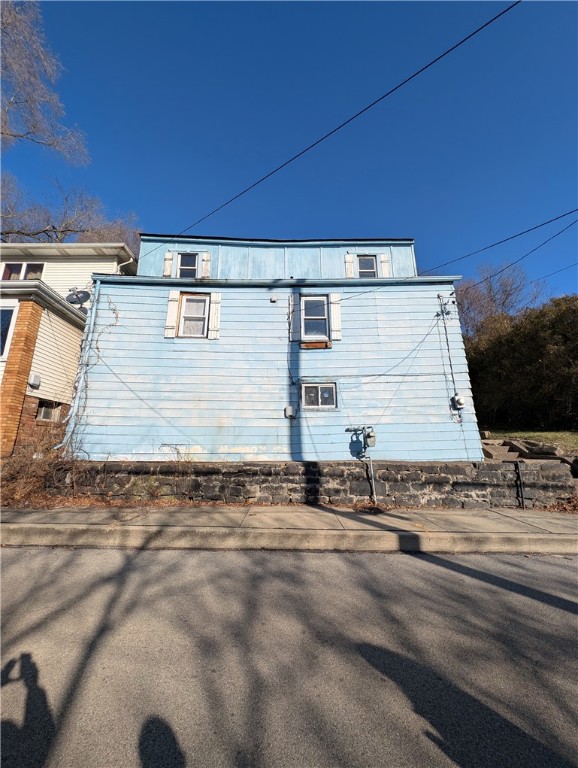 271 4th Ave