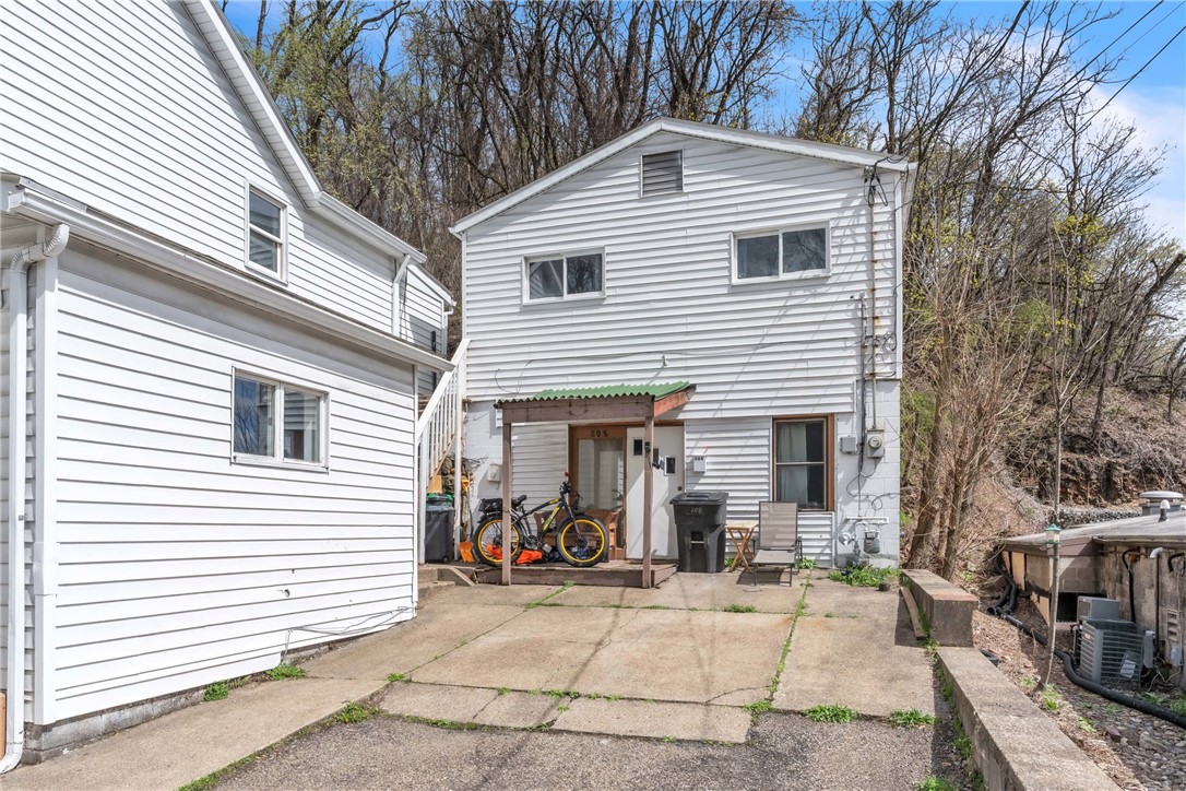 208-210 Mcclure St